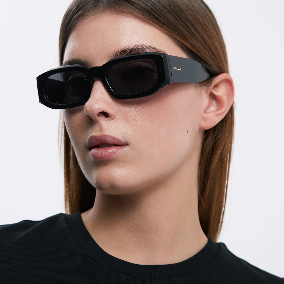 Kira All Black - Image 4