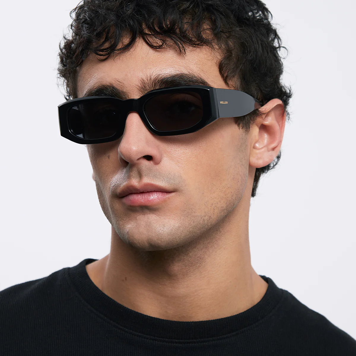 Kira All Black - Image 5